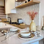Sea View Beachfront With Pool And Stunning Sunsets Daire *