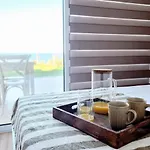 Sea View Beachfront With Pool And Stunning Sunsets Daire Kalogrea