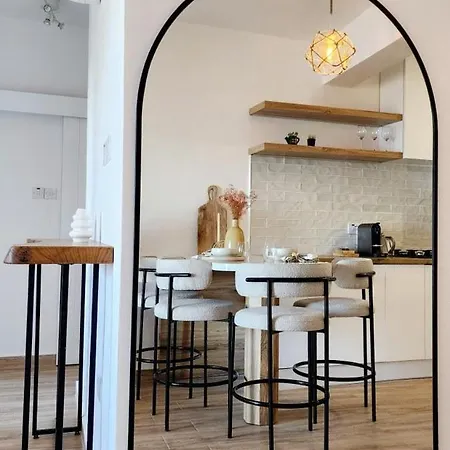 Beachfrontsunset דירה