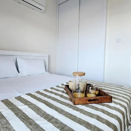 Beachfrontsunset דירה Kalogrea