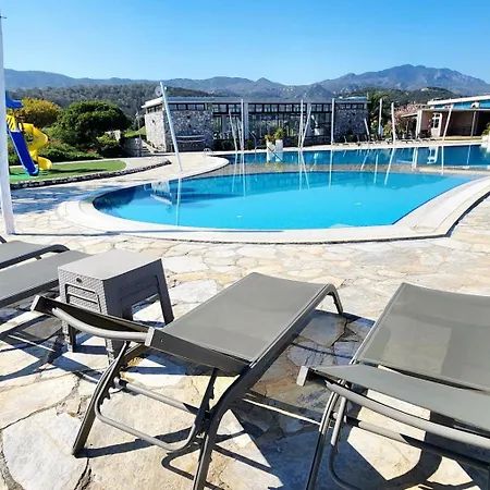 Daire Sea View Beachfront With Pool And Stunning Sunsets *